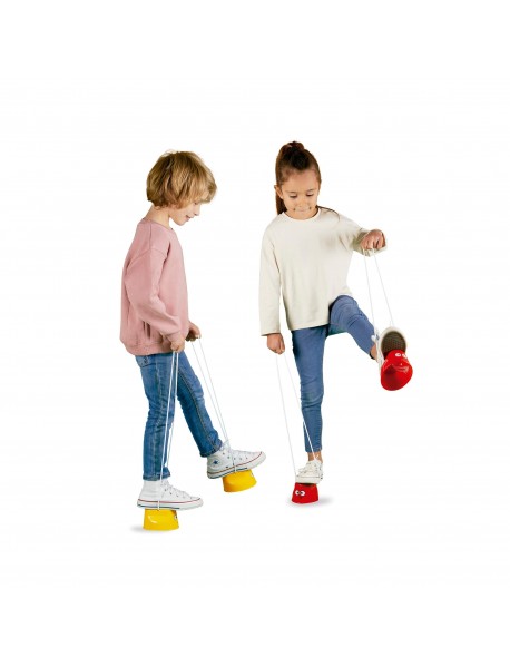 Apli kids pastaigas kalnos ar virvi Apli kids pastaigas kalnos ar virvi